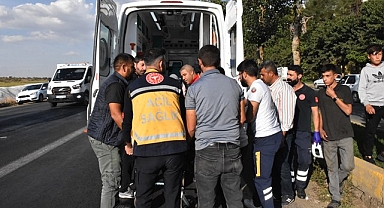 Urfa'da 3 araç birbirine girdi! 5 yaralı