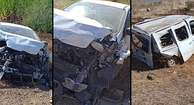 Urfa’nın ilçesinde iki araç kafa kafaya çarpıştı! Yaralılar var