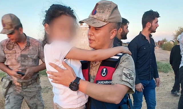 Urfa'nın ilçesinde kaybolan kız çocuğunu jandarma buldu