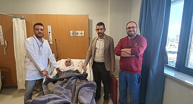 105 yaşındaki hasta başarılı ameliyat ile yürümeye başladı