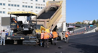 Abide kavşağı yan yollarda asfalt çalışması