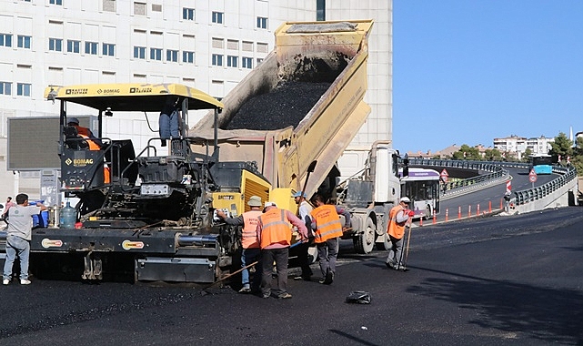 Abide kavşağı yan yollarda asfalt çalışması