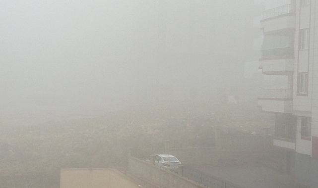 Gece bastıran sis dalgası kenti esir aldı