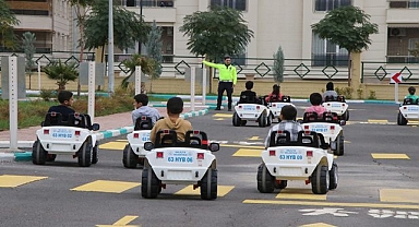  Haliliye’de çocuklara trafik eğitimi veriliyor