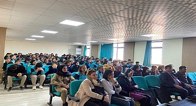 Hilvan'da ''Bağımlılıklarla Mücadele Çalıştay''ı yapıldı