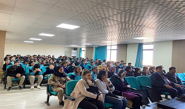 Hilvan'da ''Bağımlılıklarla Mücadele Çalıştay''ı yapıldı