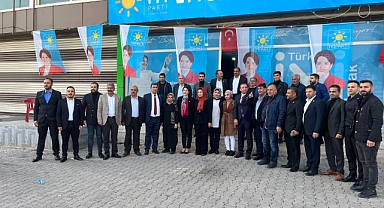 İYİ Parti'de Başkan Keskinbıçak güven tazeledi 