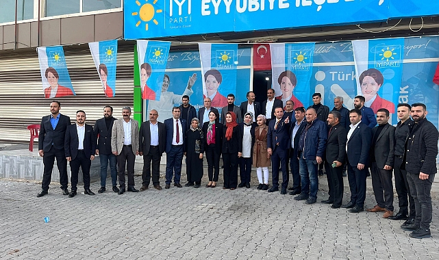 İYİ Parti'de Başkan Keskinbıçak güven tazeledi