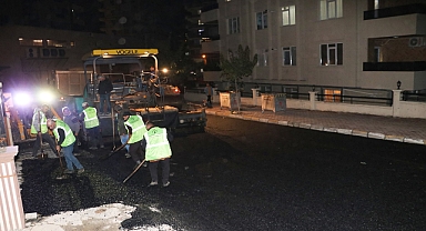 Karaköprü'de asfaltlama çalışmalarında gece mesaisi