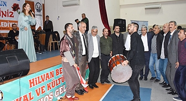 Münevver Özdemir Hilvan’da sevenleri ile buluştu