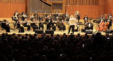 Senfoni ile Şanlıurfa türküleri gala gecesi unutulmaz anlar yaşattı