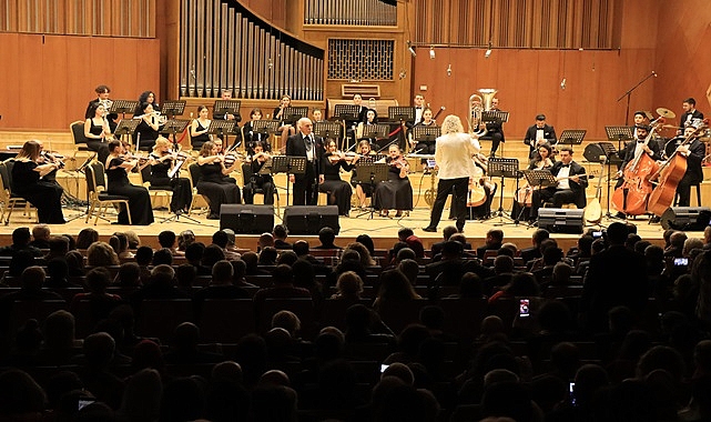 Senfoni ile Şanlıurfa türküleri gala gecesi unutulmaz anlar yaşattı