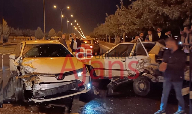 Urfa'da yağış kaza getirdi! İki araç birbirine girdi