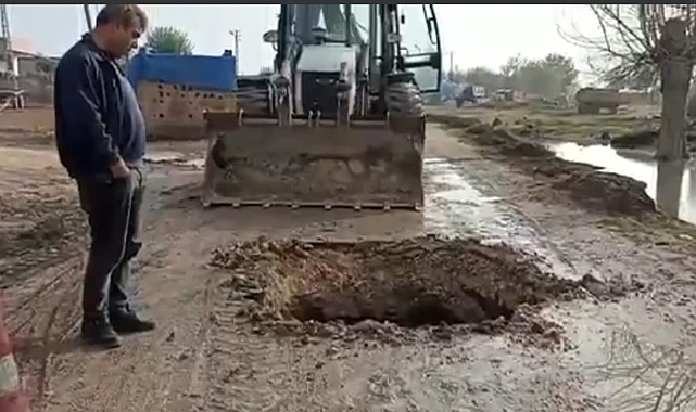 Urfa'da yol çöktü! Belediye harekete geçti