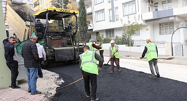 Karaköprü’de asfalt yol yenileme seferberliği sürüyor