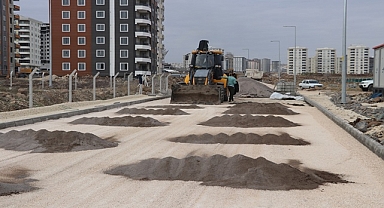 Karaköprü'de yeni yollar kilitli parkeyle döşeniyor