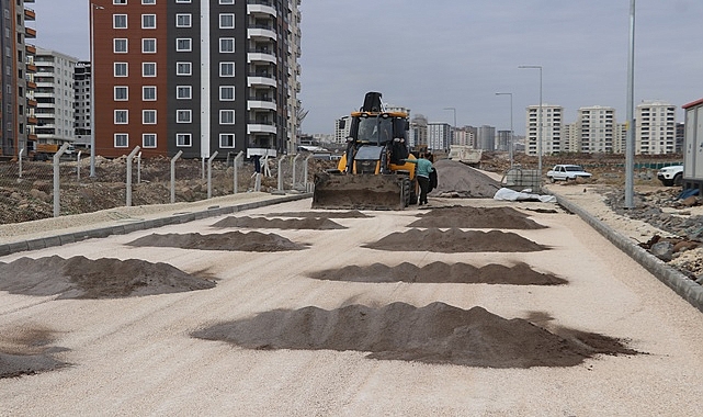 Karaköprü'de yeni yollar kilitli parkeyle döşeniyor