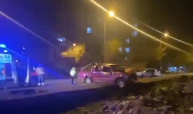 Şanlıurfa'da iki araç çarpıştı! Yaralılar var