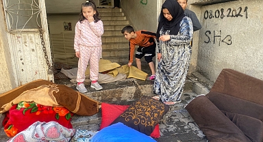 Suriyeli 4 çocuklu kadın kendine uzanacak yardım elini bekliyor