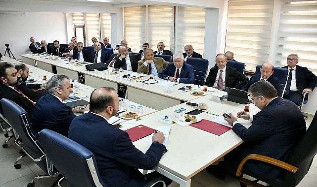 Türkiye'nin ilaç sorunu masaya yatırıldı