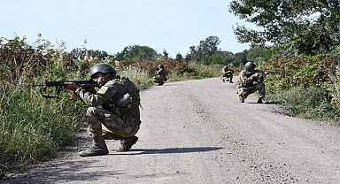 Türkiye'ye yasa dışı yollarla geçmeye çalışan 3 kişi yakalandı