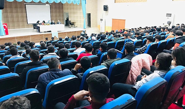 Urfa’da ‘’Güçlü Aile Mutlu Gelecek’’ paneli düzenlendi