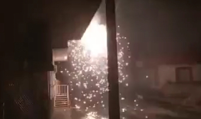 Urfa'da yaşanan patlama geceyi aydınlattı