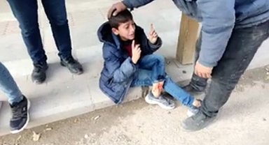 Urfa'nın ilçesinde çocuğa çarpan araç olay yerinden kaçtı