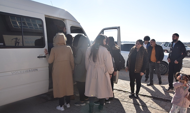 Viranşehirli polis adayı genç kızlar Hatay'a uğurlandı