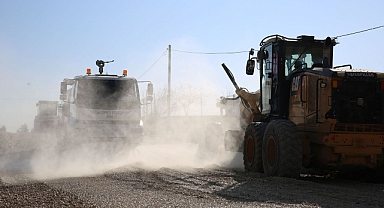 Çamlıyayla Mahallesi yeni yollarla gelişiyor