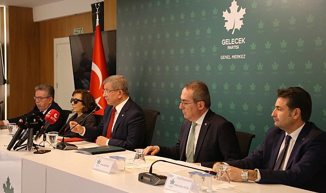 Davutoğlu: ‘’Erdoğan’ın tavrı niteliğe düşmanlıktır’’