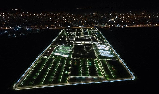 Eyyübiye Millet Bahçesi’nin gece görüntüsü büyük beğeni kazandı