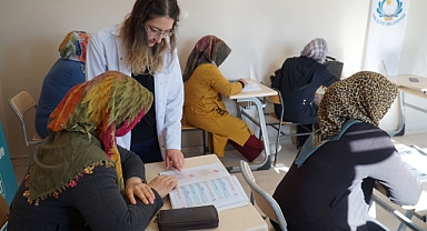 Haliliye Belediyesi ile kadınlar okuma yazma öğreniyor