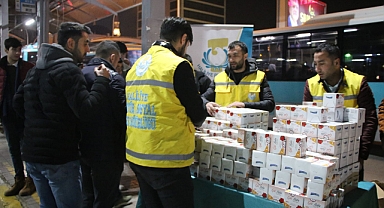 Haliliye Belediyesinden vatandaşlara kandil simidi ikramı 