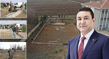 Harran Belediyesi gençler için halı saha yapımına başladı