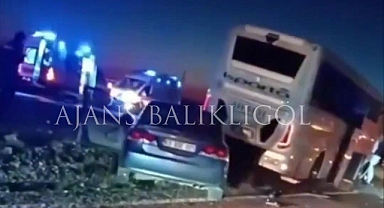 Hilvan Siverek arasında yolcu otobüsü traktöre çarptı