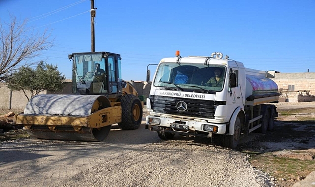 Karaköprü kırsalında yollar çamurdan kurtarılıyor