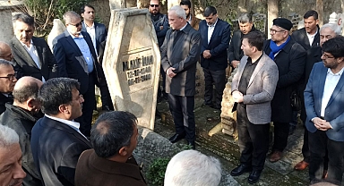 Mehmet Akif İnan, mezarı başında anıldı