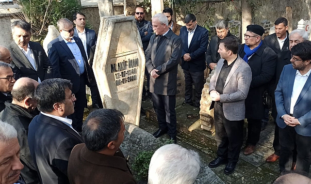 Mehmet Akif İnan, mezarı başında anıldı