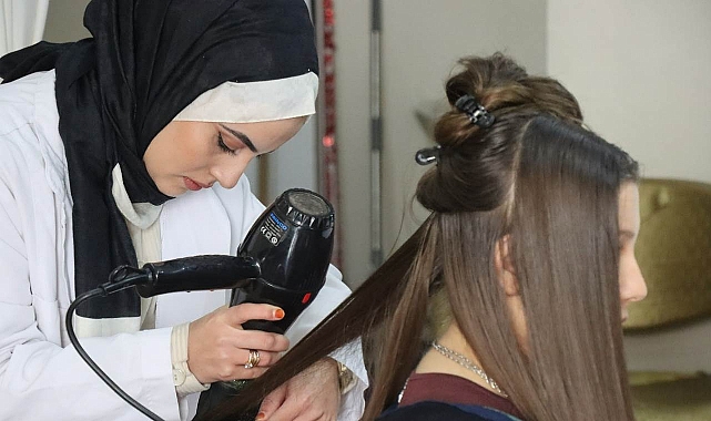 Şanlıurfalı genç kızlar Büyükşehir’le hayallerine kavuştu