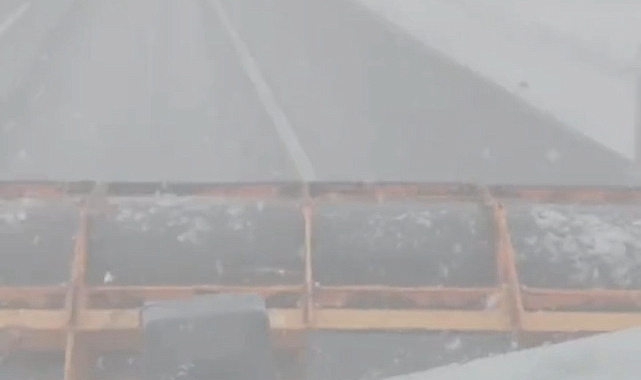 Urfa'da kar yağışı nedeniyle karayolları yoğun mesai yaptı