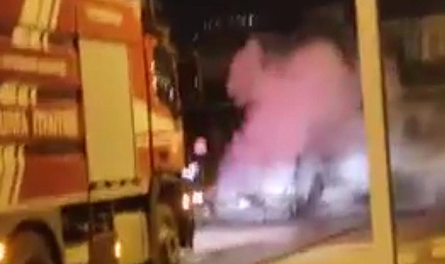 Urfa'da park halindeki araç alev aldı