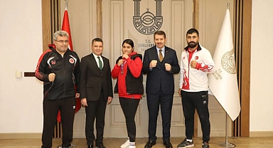 Vali Ayhan, Türkiye 3'üncüsü Viranşehirli sporcuyu kabul etti