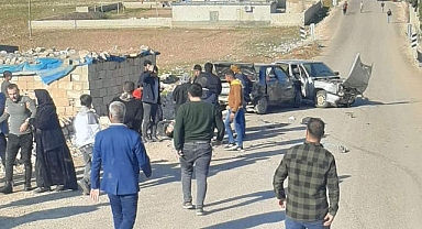 Viranşehir’de iki araç çarpıştı!