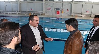 Viranşehir’de yaz-kış yüzme keyfi 