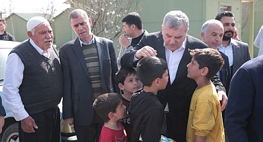 Başkan Beyazgül, Hobi Bahçesindeki depremzede aileleri ziyaret etti