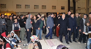 Başkan Beyazgül ile Vali Ayhan’dan depremzedelere ziyaret 