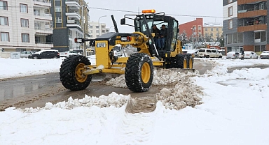 Büyükşehir Belediyesi karla mücadelede işi sıkı tutuyor