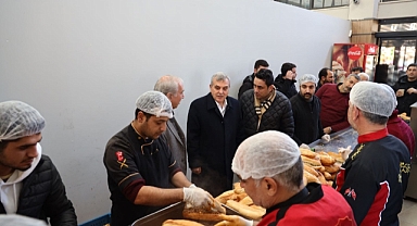 Büyükşehir, depremzedelerin yanında olmaya devam ediyor