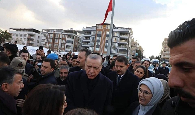Cumhurbaşkanı Erdoğan Urfa'da depremzedeleri ziyaret etti